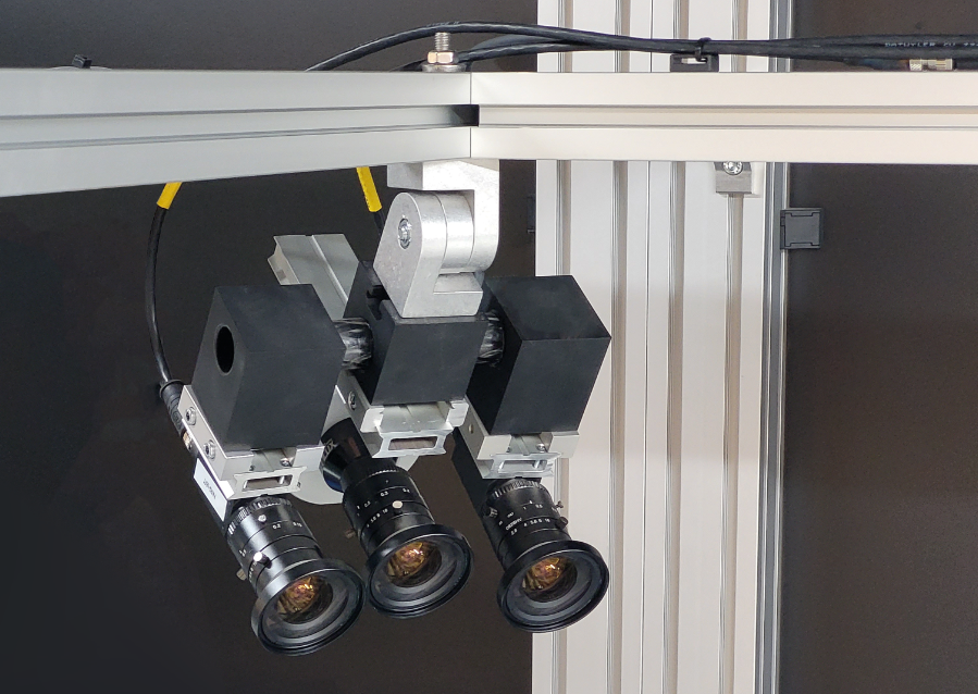 Sensor head with stereo cameras acquires images from above