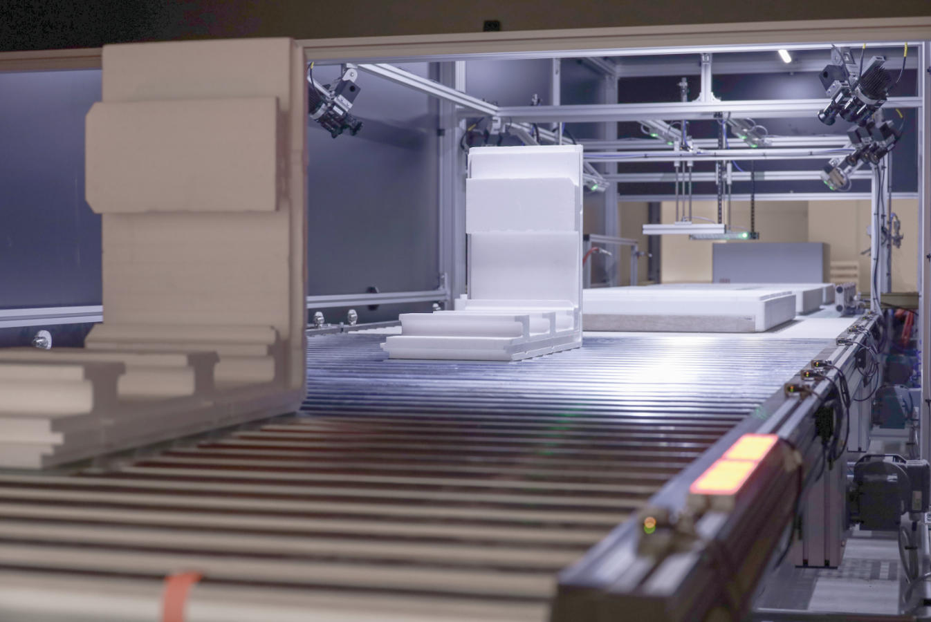 stereo camera systems measures and inspects the returned cooling boxes
